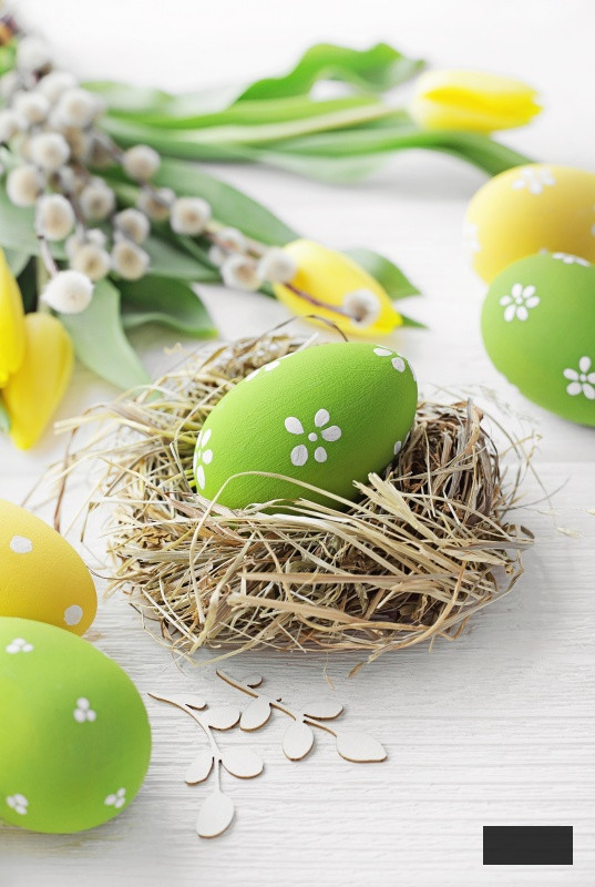 Decorating Easter Eggs - 9 Easy Ideas