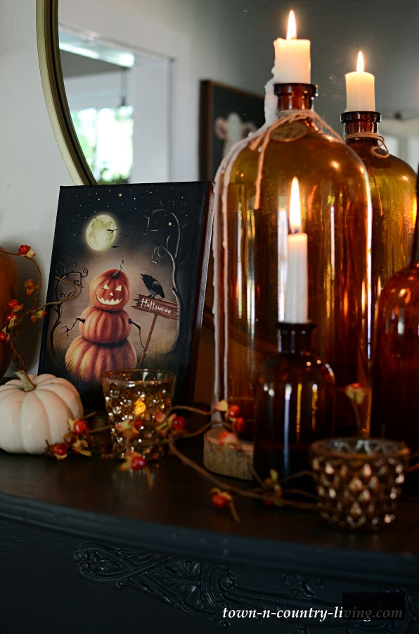 Spooky Halloween Mantel with Free Printables