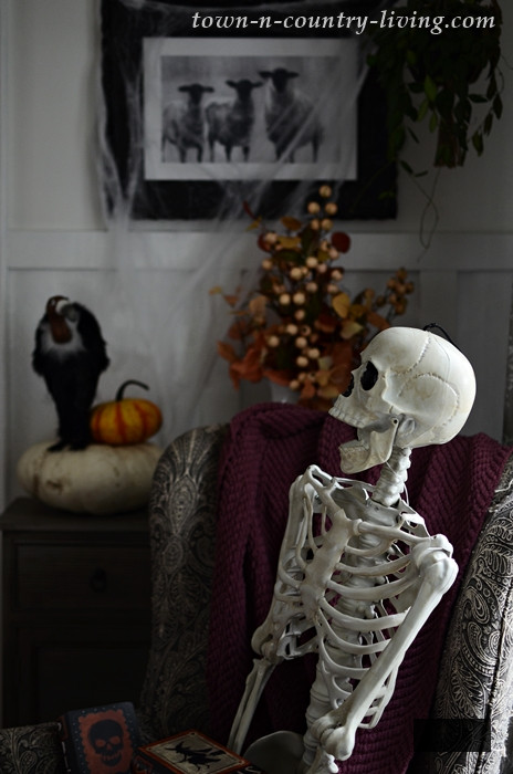 Skeleton Sightings in Halloween Home Tour