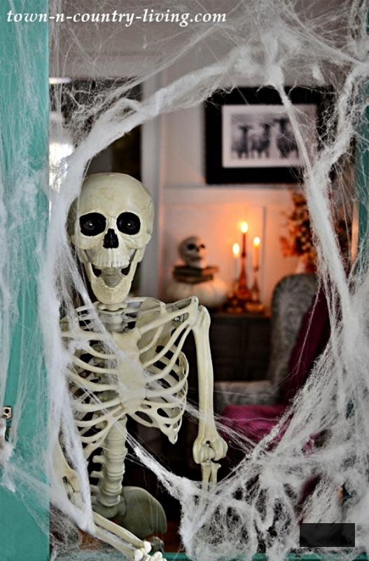 Halloween Home Tour with Skeleton Sightings