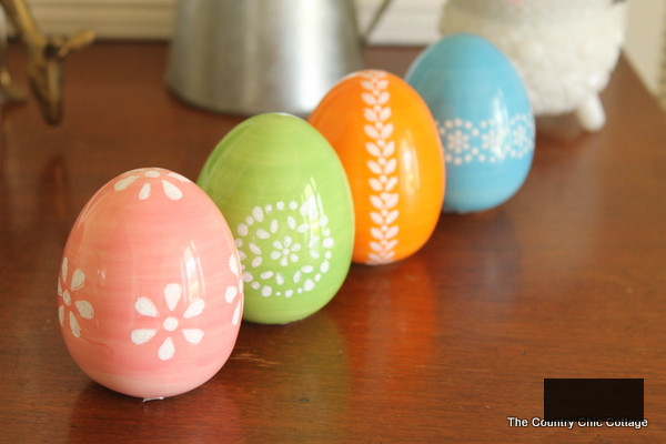 5 Minute Stenciled Eggs
