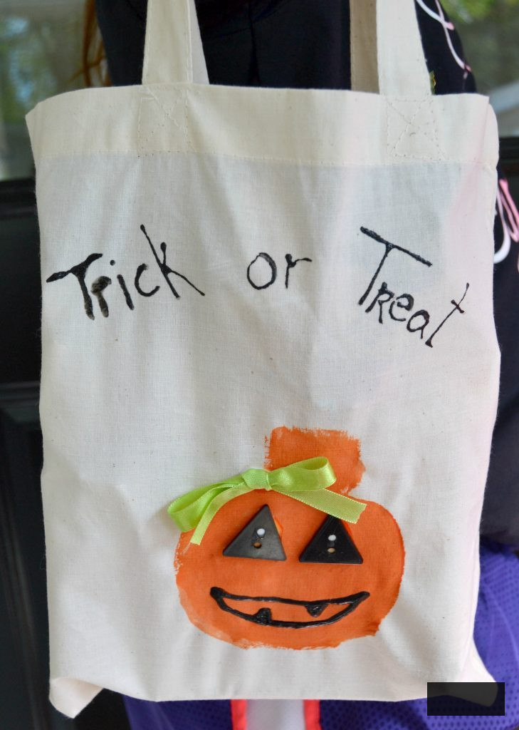 If you are searching for some enjoyable autumn crafts for children, click here to discover fun crafts that your kids can make for the lovely fall season.