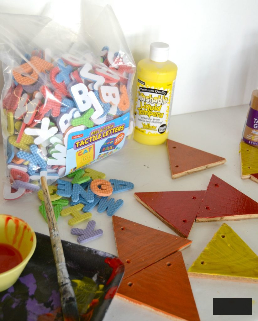 If you are searching for some enjoyable autumn crafts for children, click here to discover fun crafts that your kids can make for the lovely fall season.