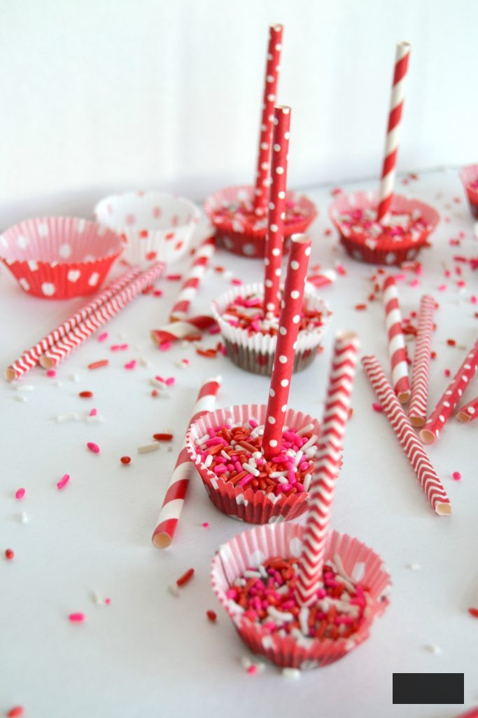If you are searching for a fantastic homemade valentines concept, this is it. Click over to discover the recipe for these delightful, homemade chocolate valentines that will bring joy to your valentine.