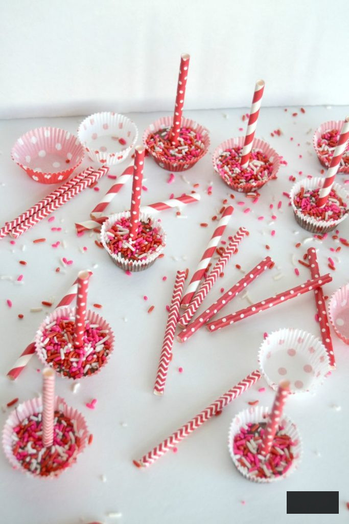If you are searching for a fantastic homemade valentines concept, this is it. Click over to discover the recipe for these delightful, homemade chocolate valentines that will bring joy to your valentine.