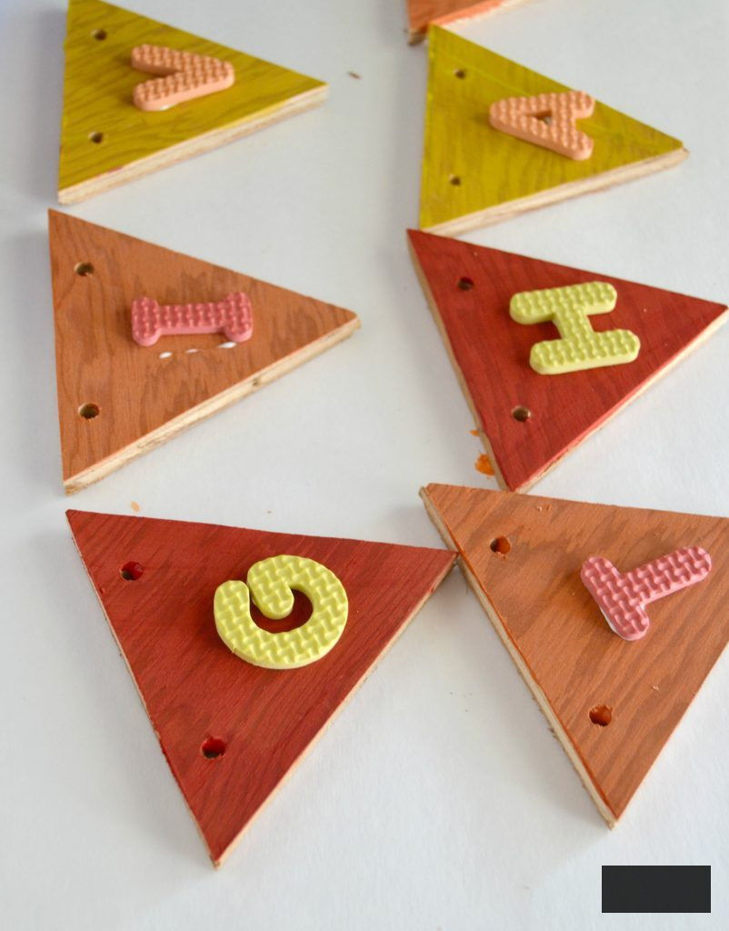 If you are searching for some enjoyable autumn crafts for children, click here to discover fun crafts that your kids can make for the lovely fall season.