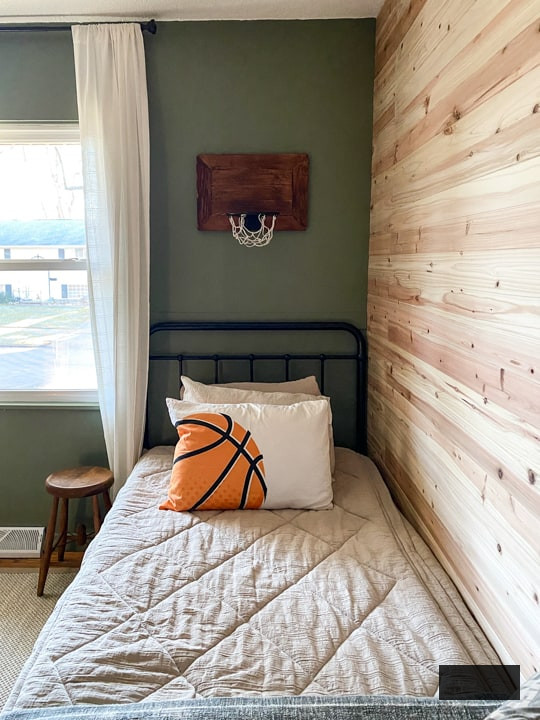 This Teen Boy's Bedroom Makeover is rustic, handsome, sophisticated and sleek. Find all the sources and info to create something similar for your teenager!