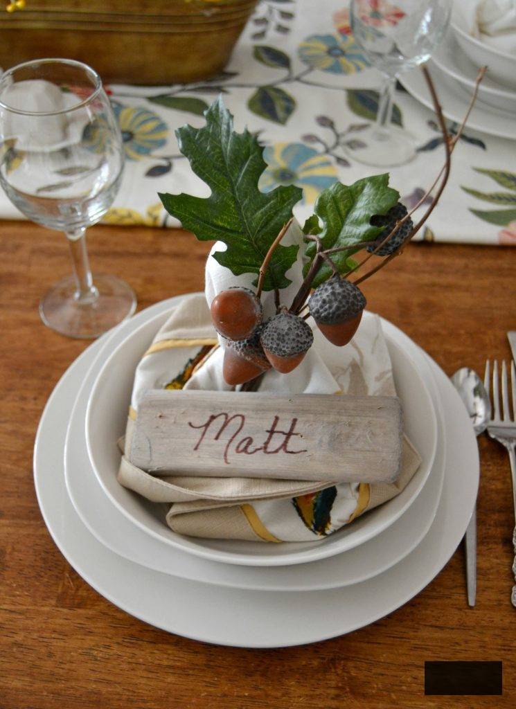 If you aim to create a lovely Thanksgiving Tablescape this year, click over to view this simple nature inspired Thanksgiving Tablescape.