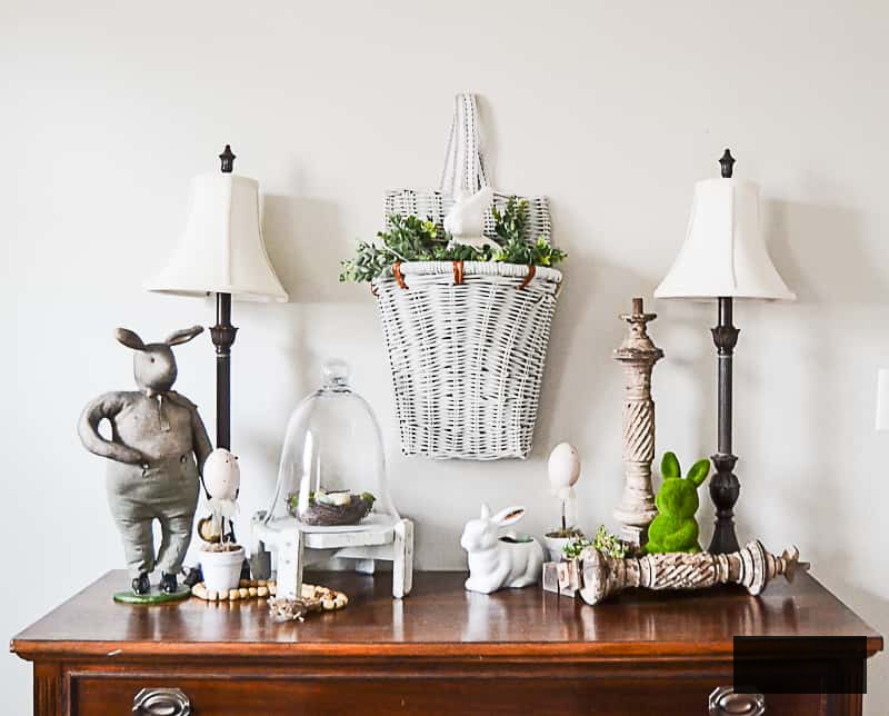 Seeking some straightforward spring ornaments for your residence? Click over to see how I transformed these thrift store treasures into spring decorations for our family room.