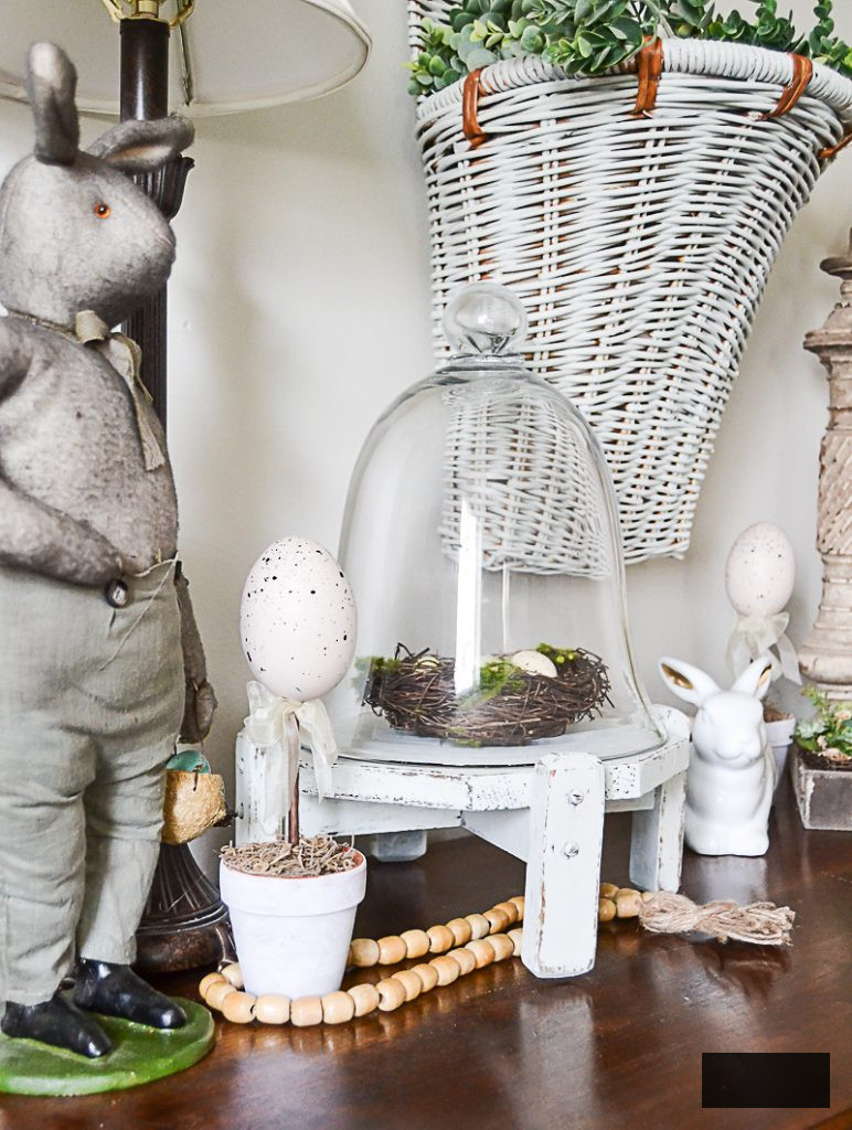 Seeking some straightforward spring ornaments for your residence? Click over to see how I transformed these thrift store treasures into spring decorations for our family room.