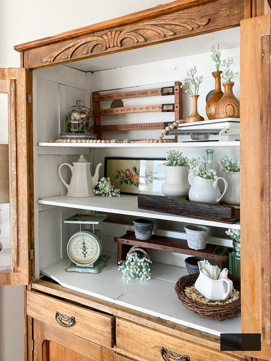 side view of hutch
