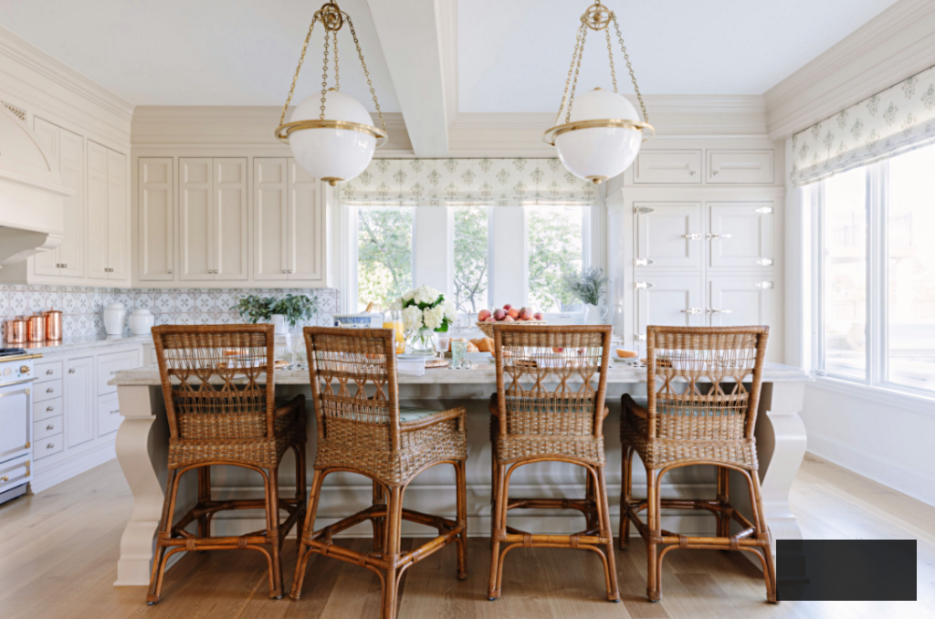 Elegant and Large Cottage Style Kitchen