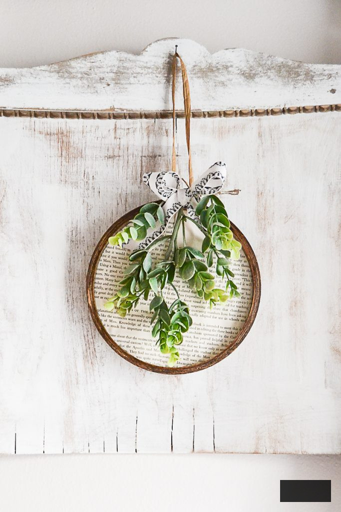 Discover charming Farmhouse Easter Decor DIY Ideas & Tutorials. Transform your home with rustic elegance. Get inspired & create a cozy Easter ambiance!