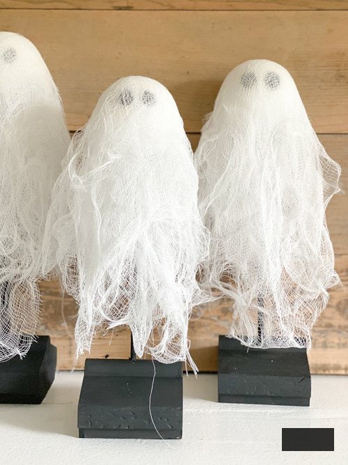 Craft delightful DIY tabletop ghosts for Halloween with our simple guide. Discover how to create eerie yet charming ghost decorations using basic supplies at home.