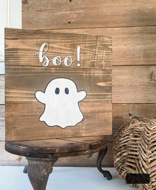 Craft a DIY Halloween Ghost Sign with this simple guide! Ideal for Halloween decor, personalize it to match your style. Fun, easy, and cost-effective!
