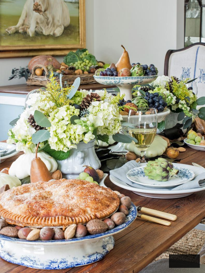 Create DIY Thanksgiving table arrangements with personalized, elegant designs. Discover ideas and tips to craft the perfect festive ambiance for your feast!