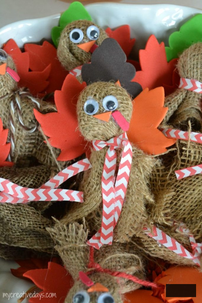 Create DIY Thanksgiving table arrangements with personalized, elegant designs. Discover ideas and tips to craft the perfect festive ambiance for your feast!
