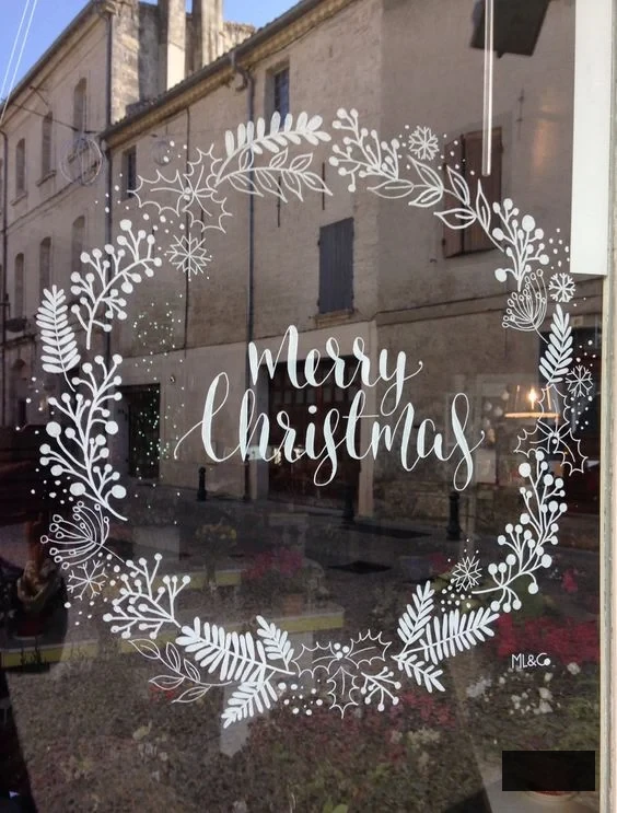 In search of festive window painting concepts for Christmas? Explore 10 cheerful designs for your abode, including snowflakes and Santa. Simple, cost-effective suggestions for holiday decoration!