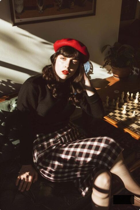 french style vintage outfit with beret and midi plaid skirt