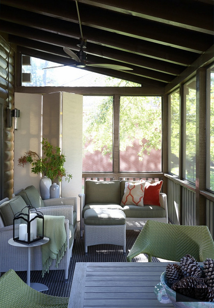 lake house screened porch