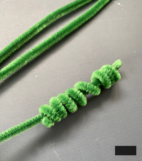 Discover how to create DIY Pipe Cleaner Wreaths with this easy step-by-step guide! Ideal for decorations, gift tags, and festive décor.