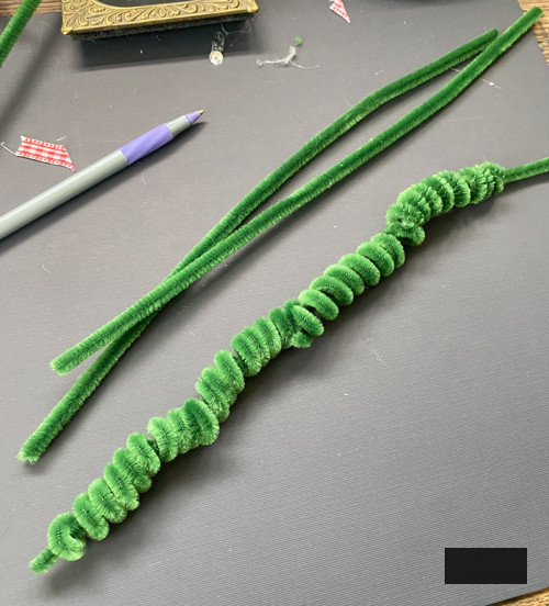 Discover how to create DIY Pipe Cleaner Wreaths with this easy step-by-step guide! Ideal for decorations, gift tags, and festive décor.
