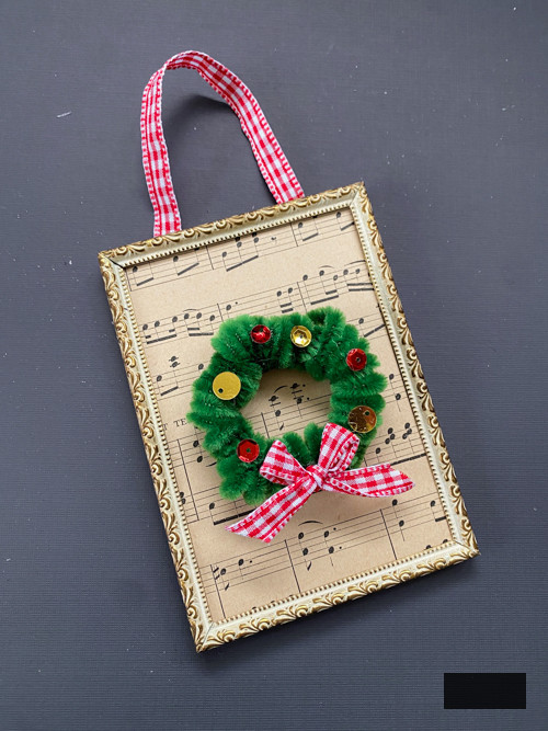 Discover how to create DIY Pipe Cleaner Wreaths with this easy step-by-step guide! Ideal for decorations, gift tags, and festive décor.