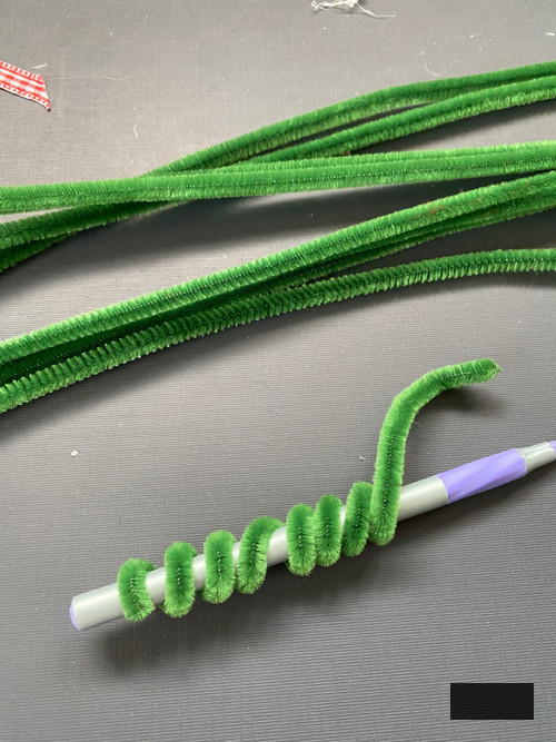 Discover how to create DIY Pipe Cleaner Wreaths with this easy step-by-step guide! Ideal for decorations, gift tags, and festive décor.
