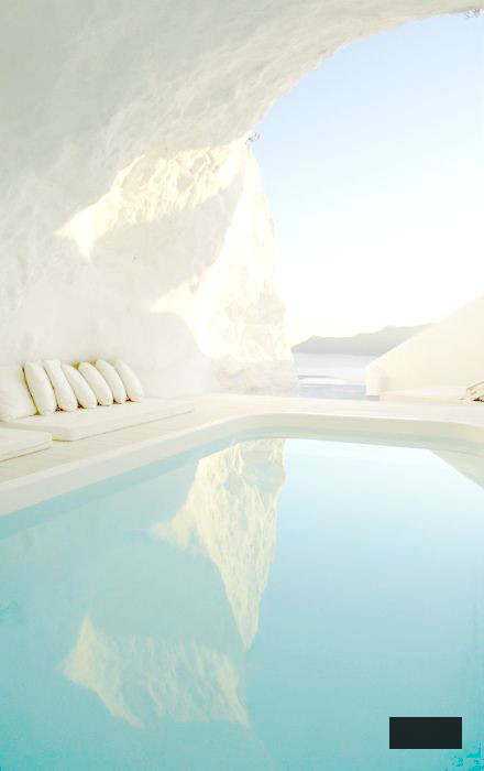Katikies Santorini swimming pool