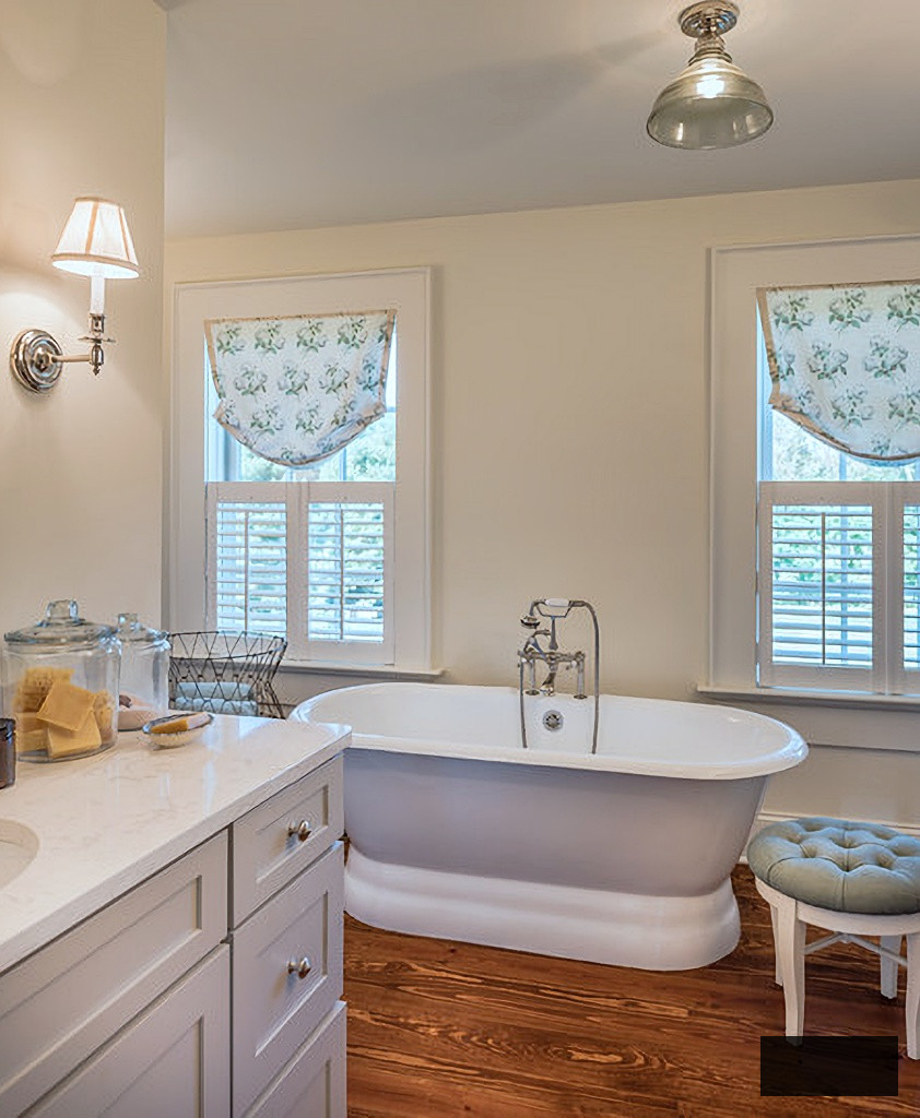 vintage style bathroom