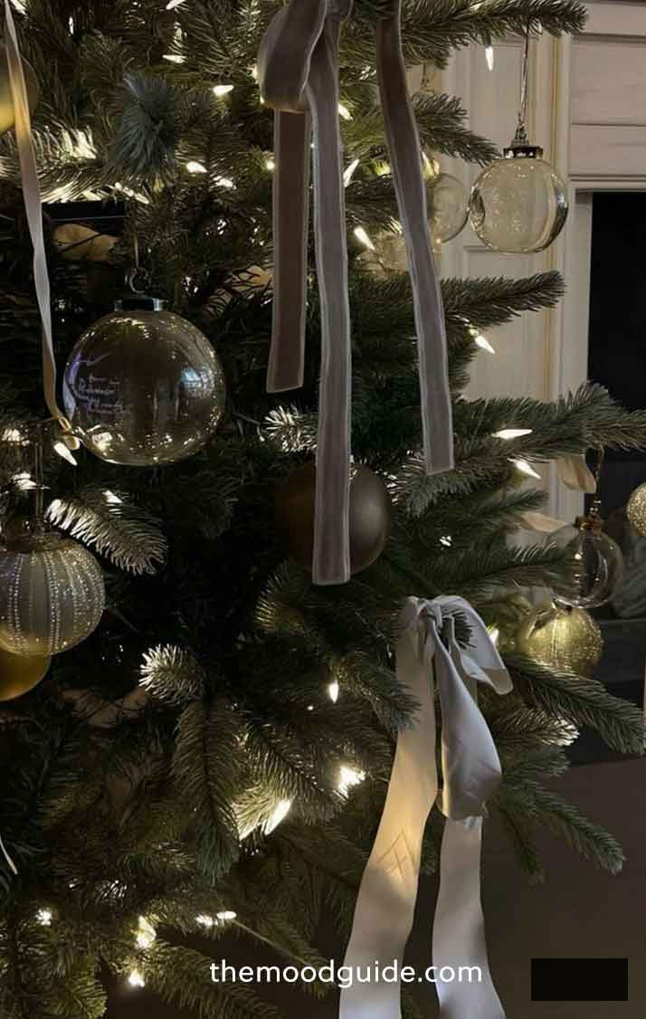 modern scandinavian rustic christmas tree
