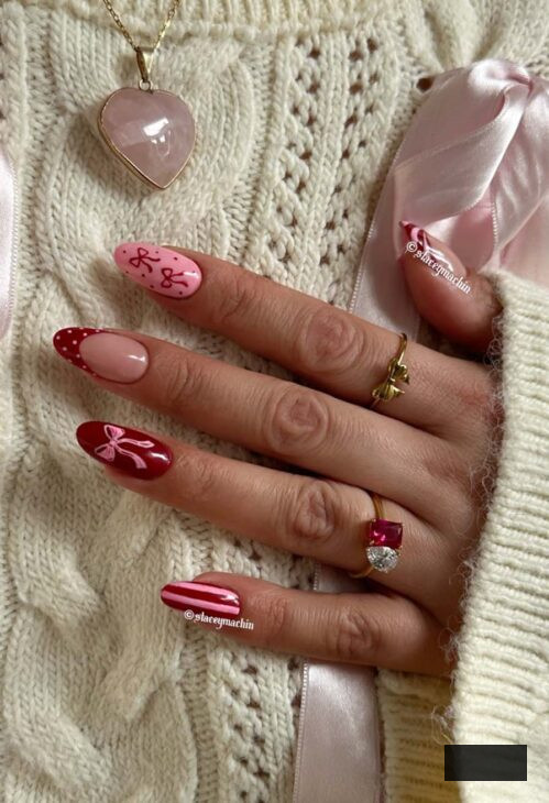 coquette aesthetic fuchsia and scarlet Christmas nails