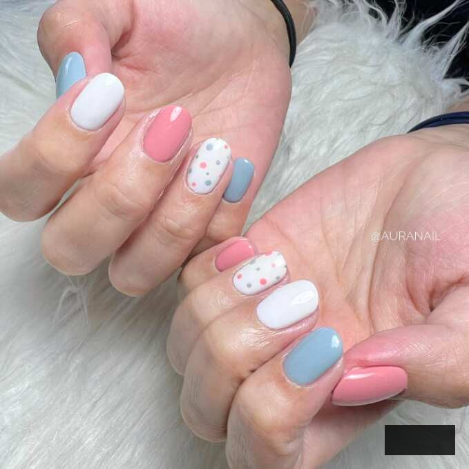 charming simple nail design