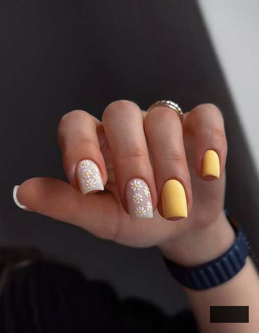 cottagecore simple nails