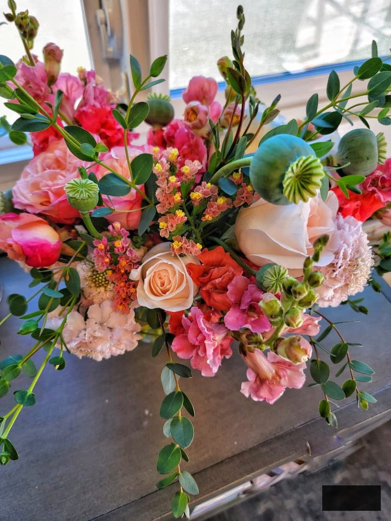 fresh cut flower arrangement