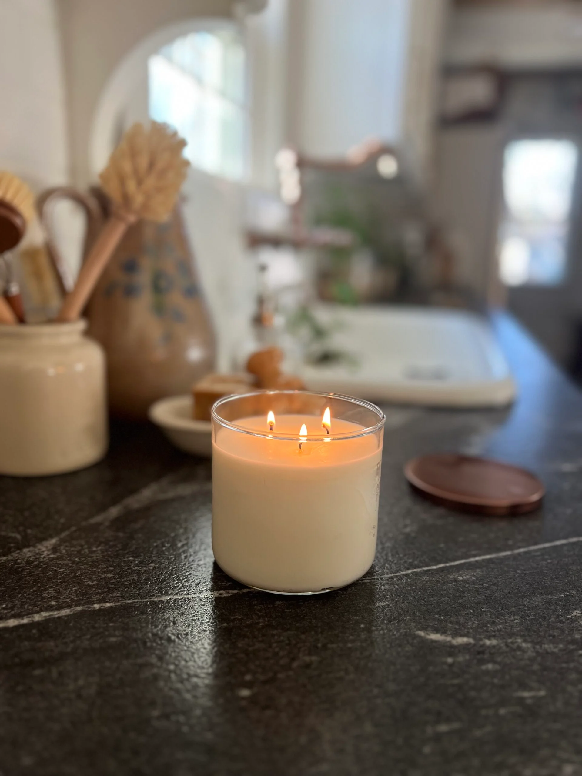 Velas queimando de forma limpa