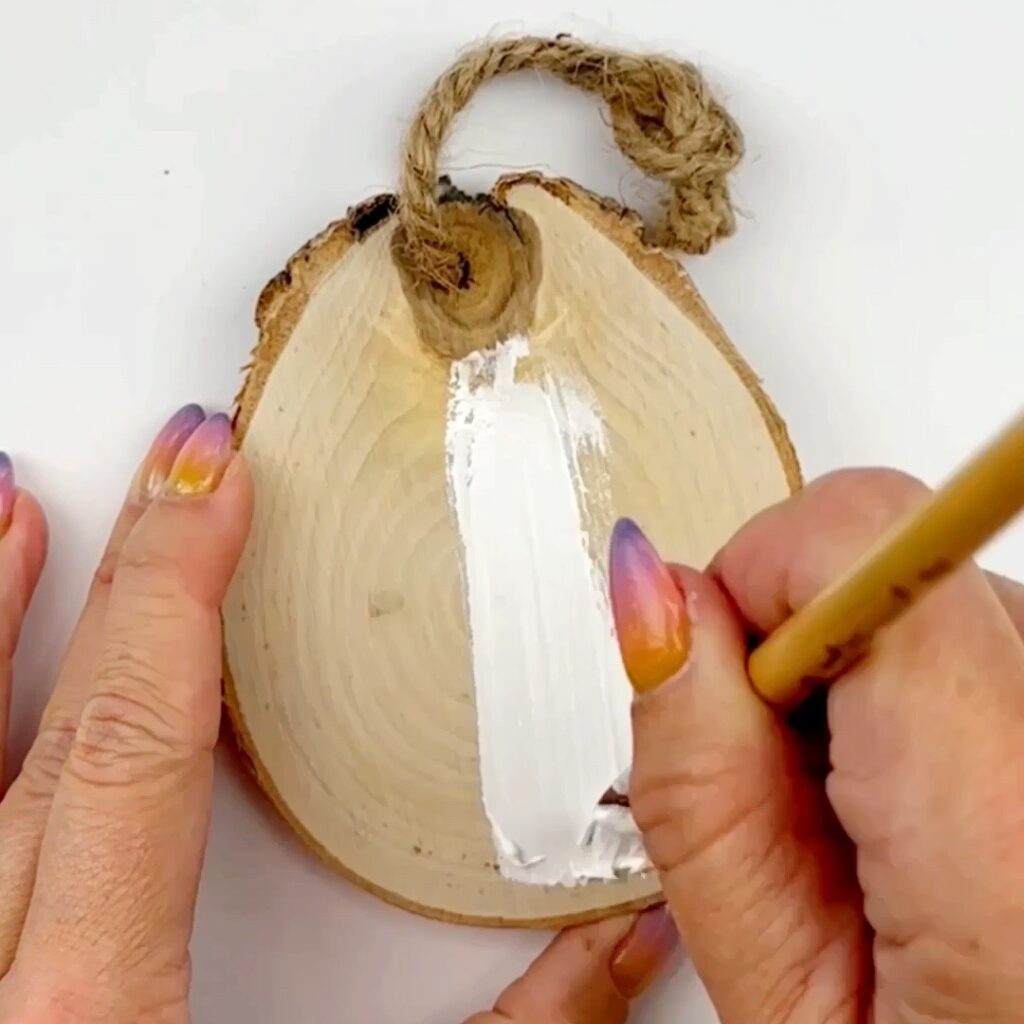 enfeites de fatias de madeira