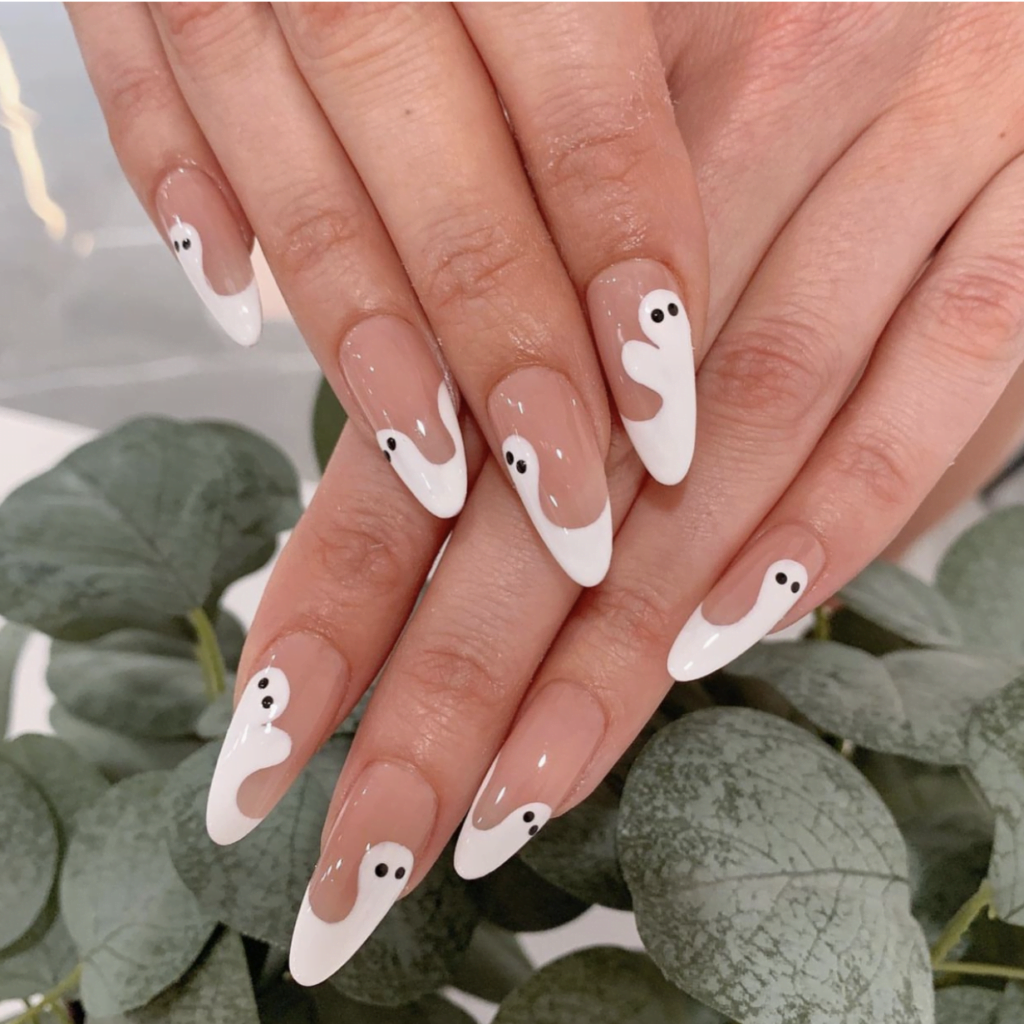 Manicure de Fantasmas Voadores