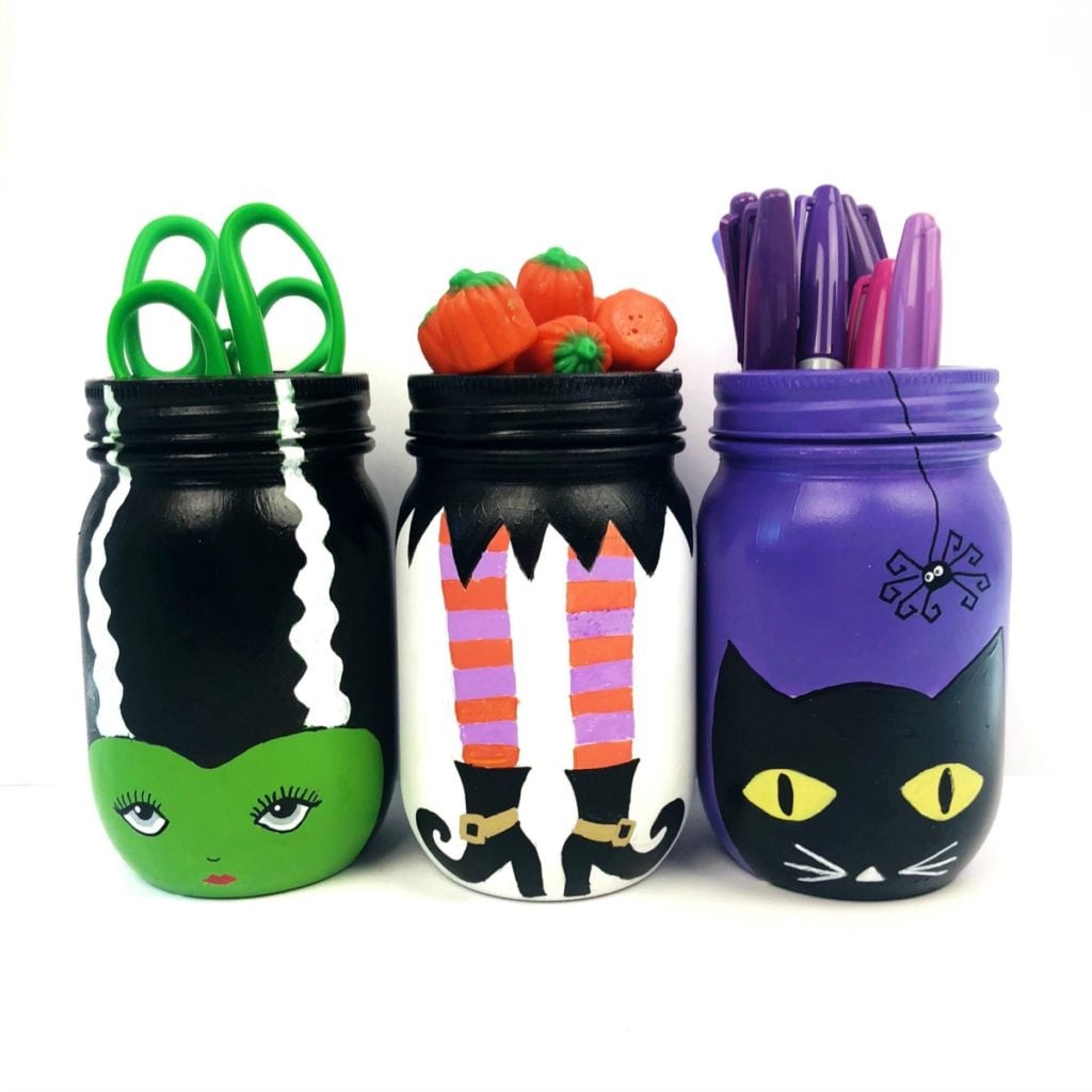 Frascos de Conserva Pintados para o Halloween