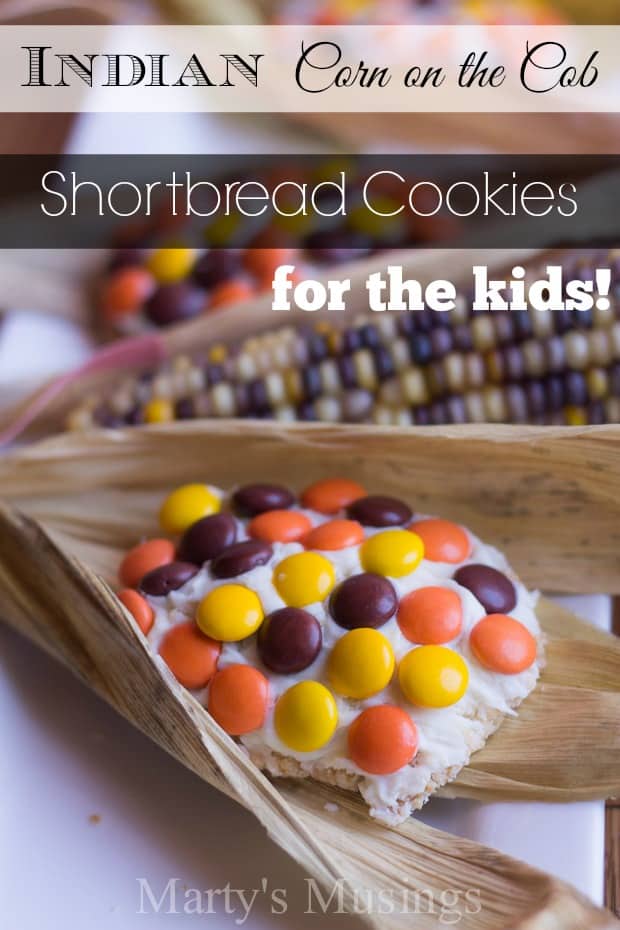 Comida sobre uma mesa, com cookie e shortbread
