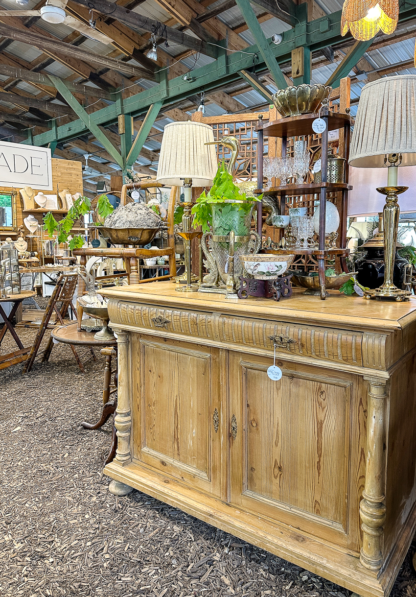 Explore my vintage booth from the Lucketts Spring Market. It's one of the trendiest vintage markets on the East Coast! #vintage #vintagedecor vintage display