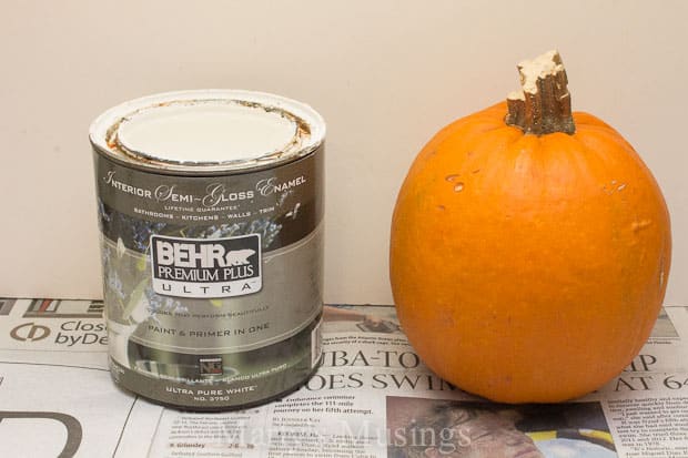 Um copo de suco de laranja, com abóbora e Behr