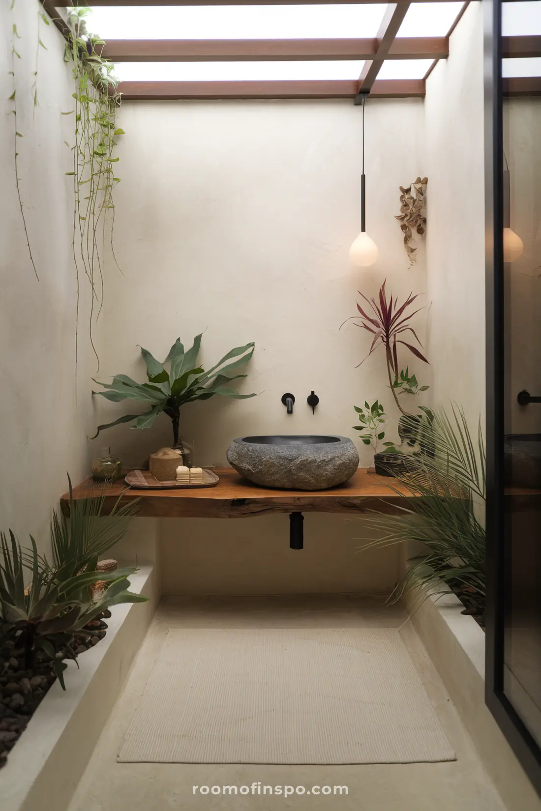 Banheiro Zen Japandi com elementos naturais e iluminação calmantes.
