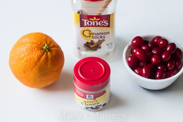 Ingredientes para pot-pourri caseiro em cozimento lento