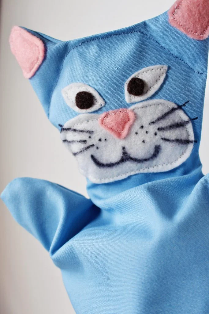 Quer fazer alguns fantoches de mão DIY para crianças? Baixe este padrão de costura grátis da Nana! | Welcome to Nana's #WelcometoNanas #Hand #Puppet #Free #Sewing #Pattern #Kids #Craft #DIY