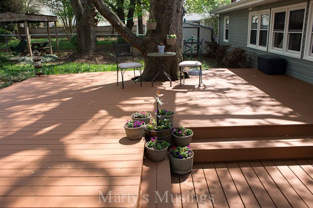 Restauração de Deck de Madeira com Behr Premium Deckover® - Marty’s Musings