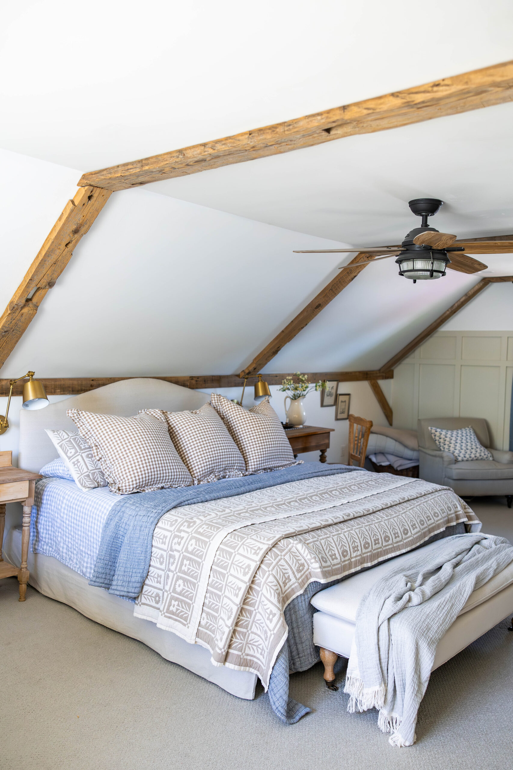 Ideias para quartos de cottage para um quarto de verão