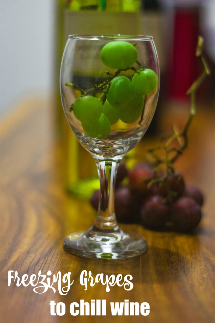 Congele uvas para gelar o vinho