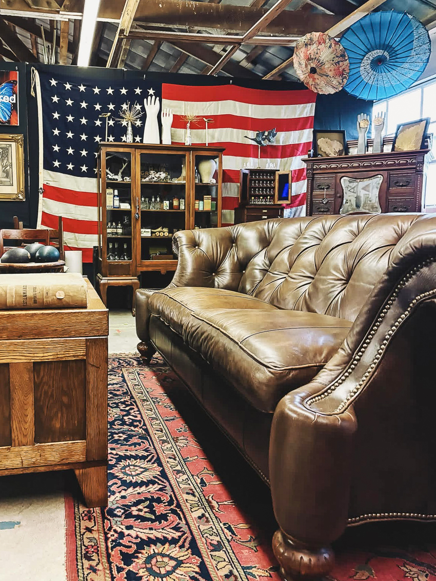 Explore my retro booth from the Lucketts Spring Market. It's among the trendiest vintage markets on the East Coast! #vintage #vintagedecor lucketts spring market, vintage display